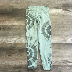 PINK Victoria's Secret Olive Green Tie-Dye Ribbed Leggings